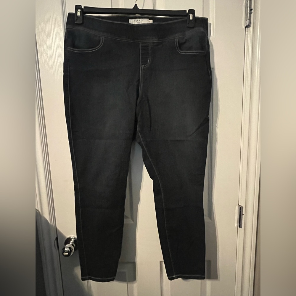 Like New Torrid Women's Dark Wash Lean Jeans